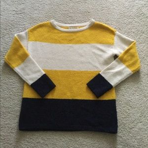 Adorable C&C California sweater ☀️